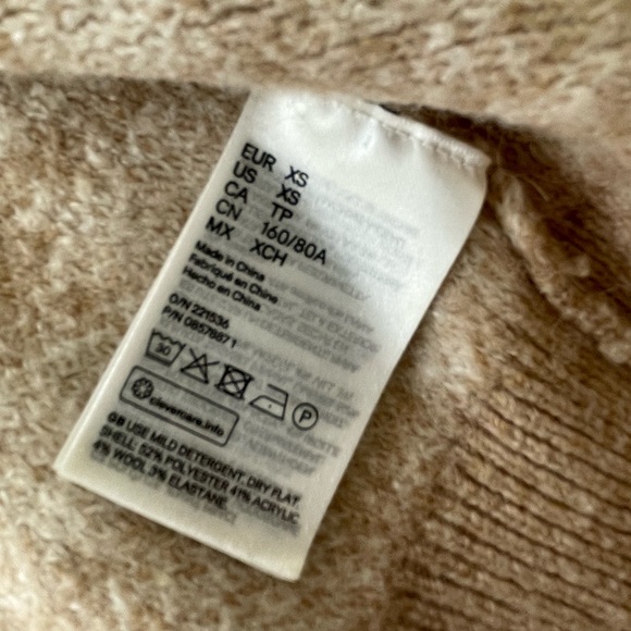 H&M Sweater - Picture 2 of 4